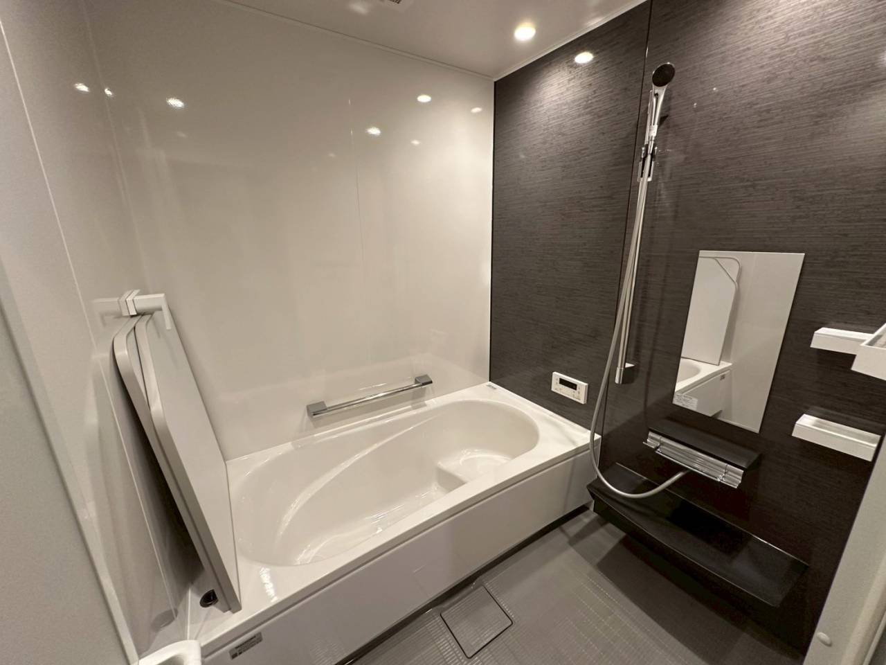 犬山市　築50年　平屋　フルリノベーション　～お風呂・洗面～